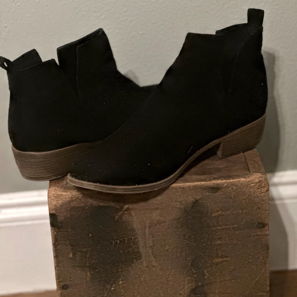 JG Black Velvet booties in perfect condition.